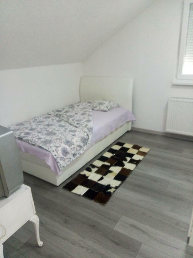 Apartman All Seasons Hotonj Exterior foto